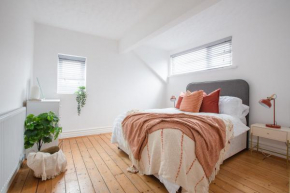 Charles Alexander Short Stay - Hove Suite